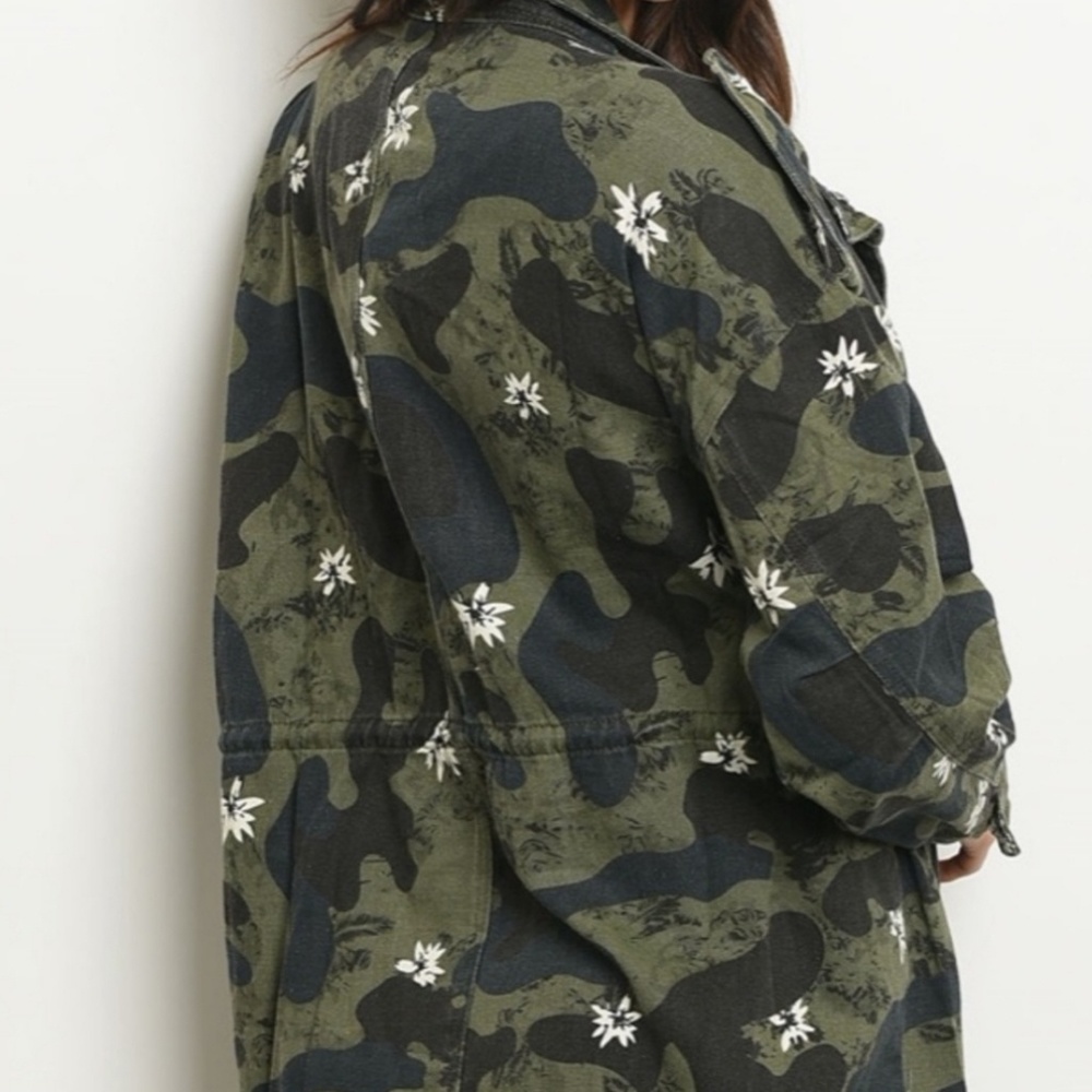 Camo Floral Jacket - Picture 2 of 4